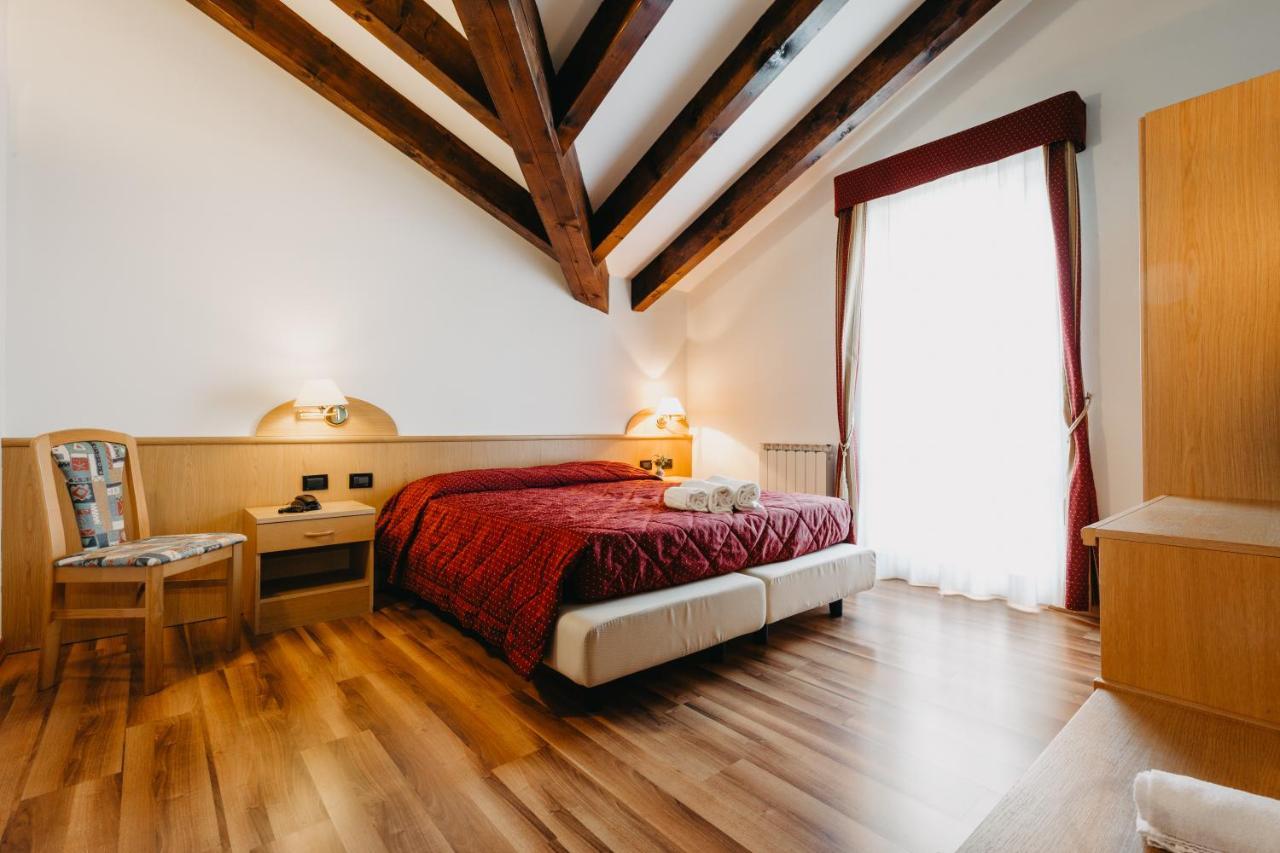 Hotel Spera Strigno ภายนอก รูปภาพ