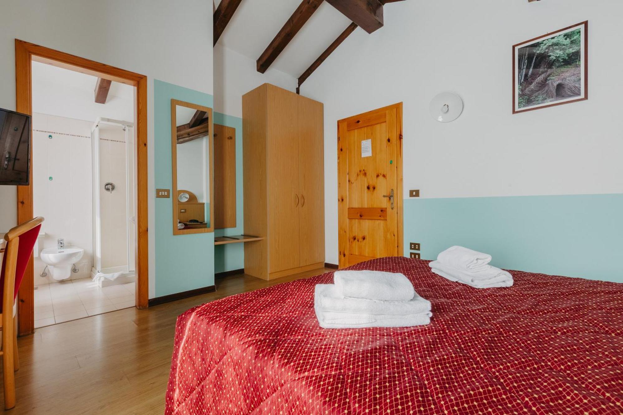 Hotel Spera Strigno ภายนอก รูปภาพ