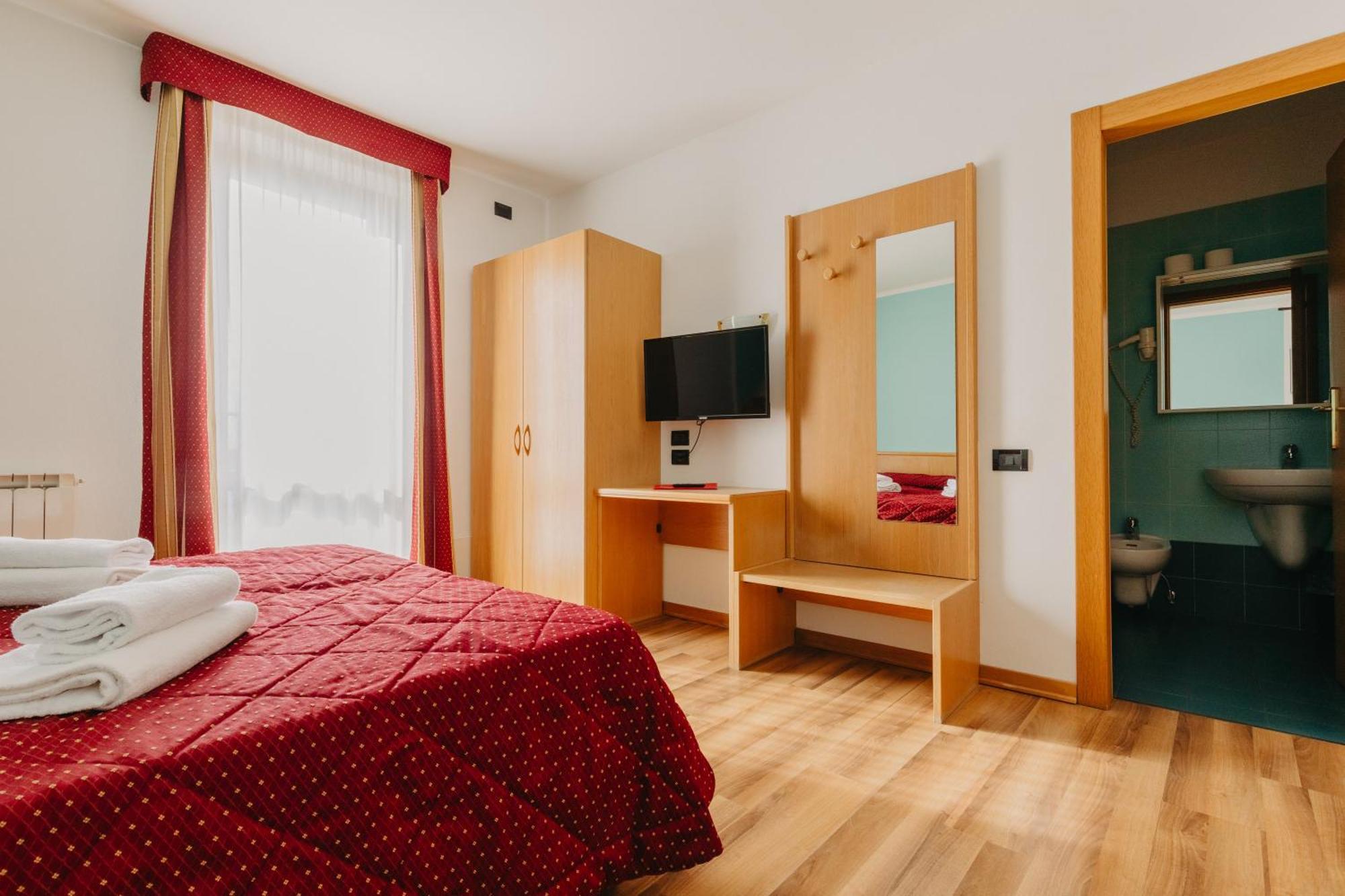 Hotel Spera Strigno ภายนอก รูปภาพ