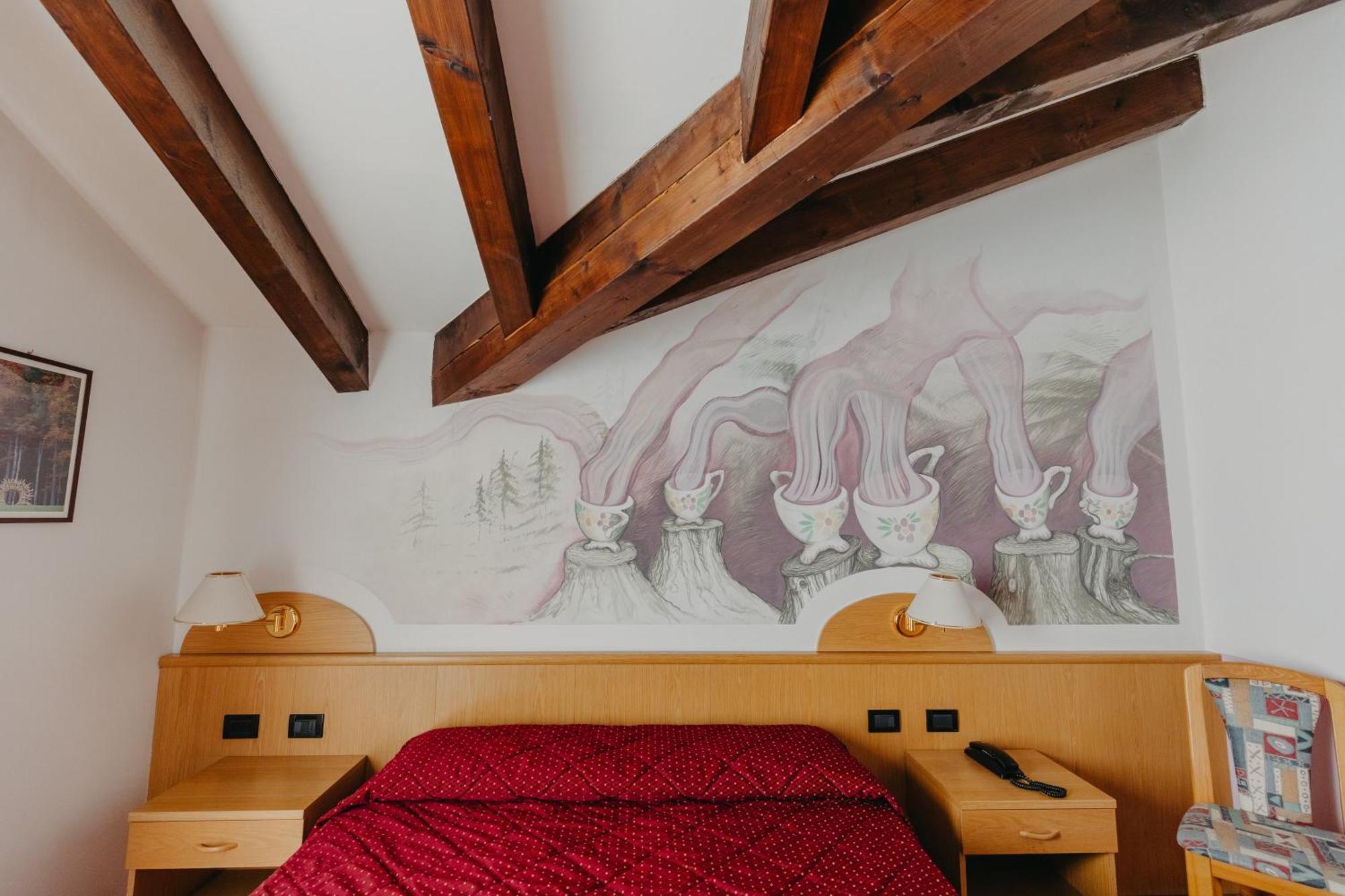 Hotel Spera Strigno ภายนอก รูปภาพ