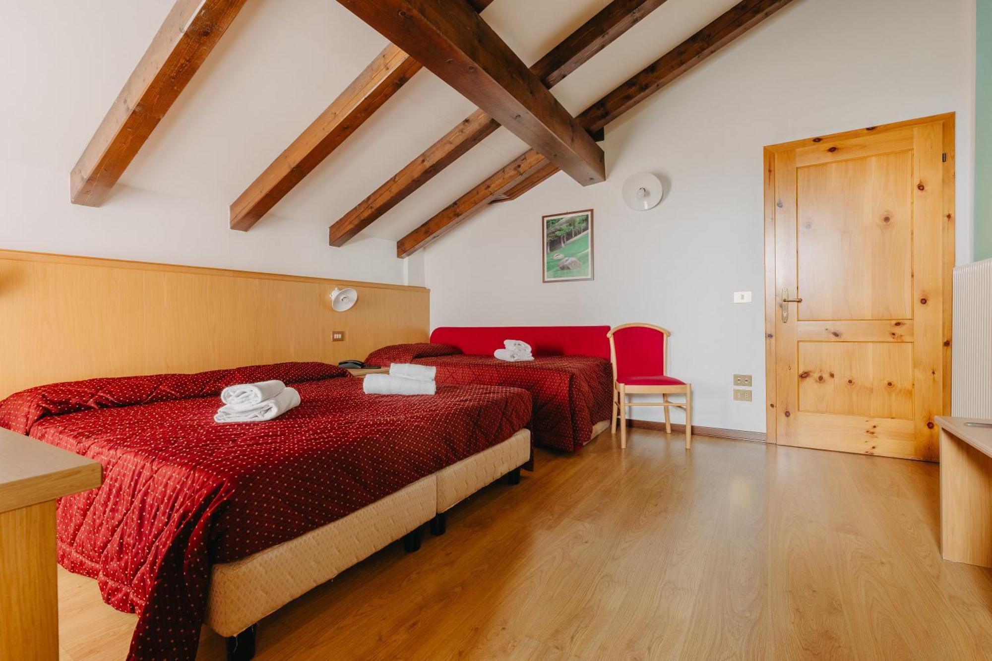 Hotel Spera Strigno ภายนอก รูปภาพ