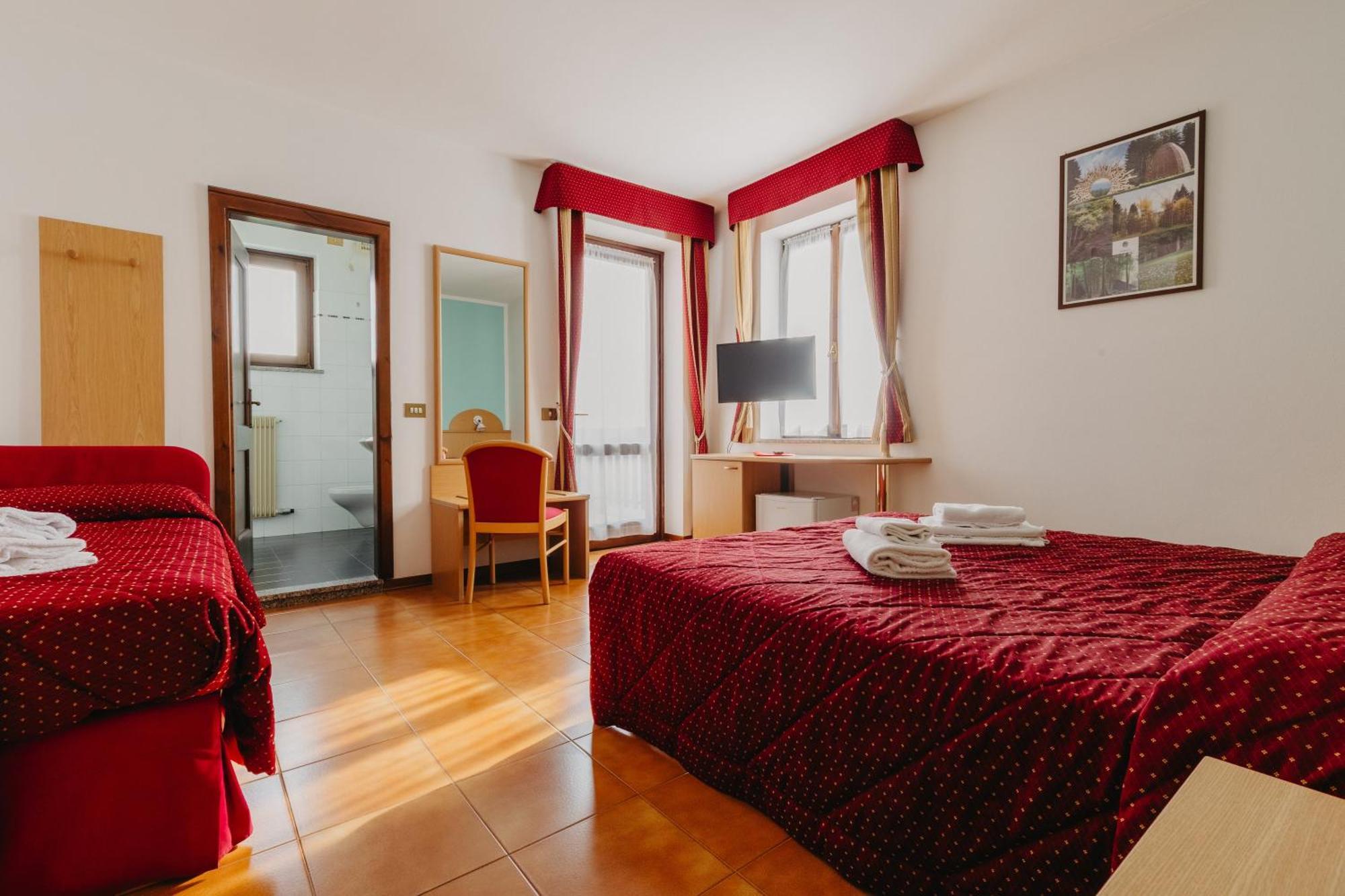 Hotel Spera Strigno ภายนอก รูปภาพ